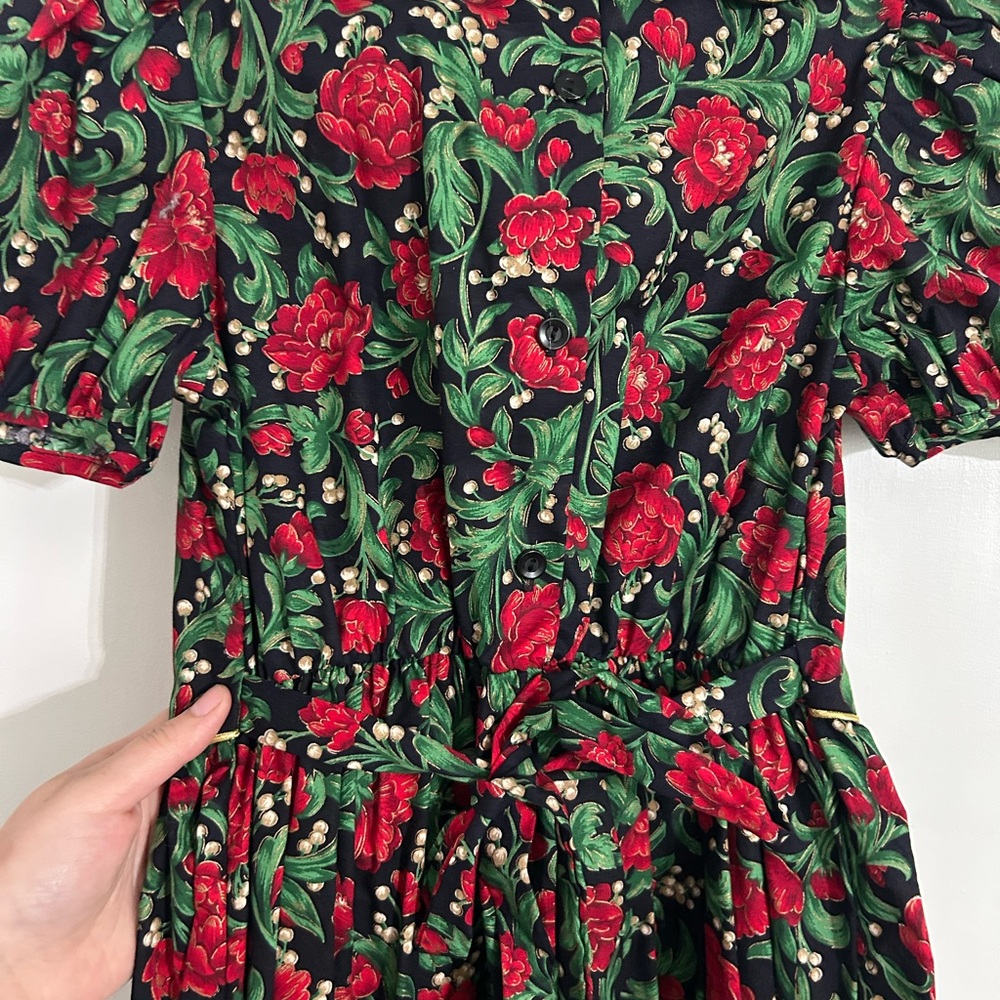 Floral Dress with Black Collar and Gold Detail - Picture 7 of 7